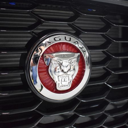 Jaguar Project 8 - Teilfolierung