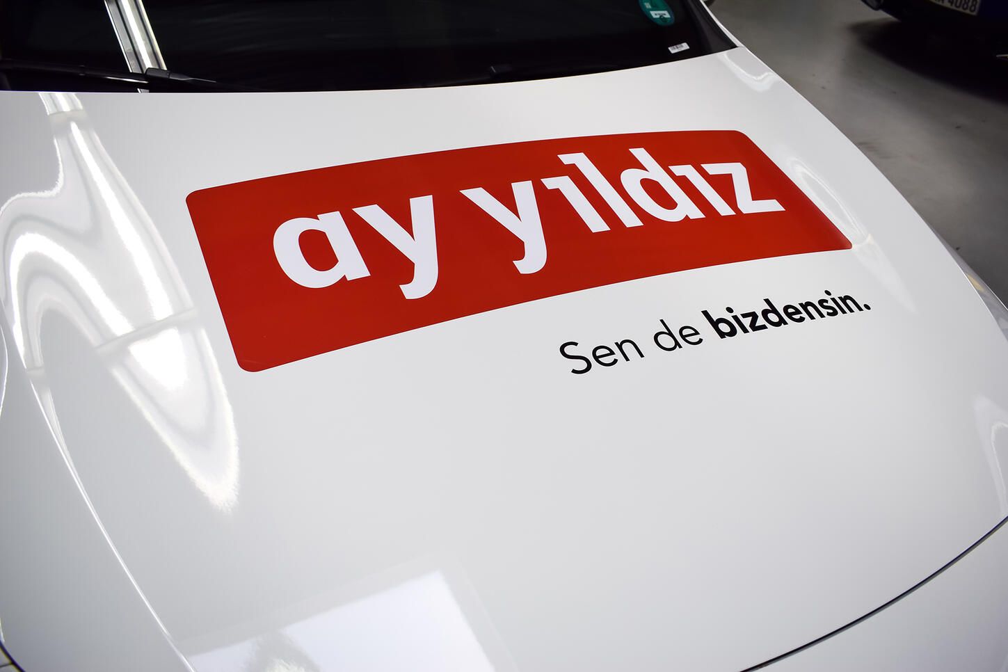 Ay Yildiz - Beschriftung