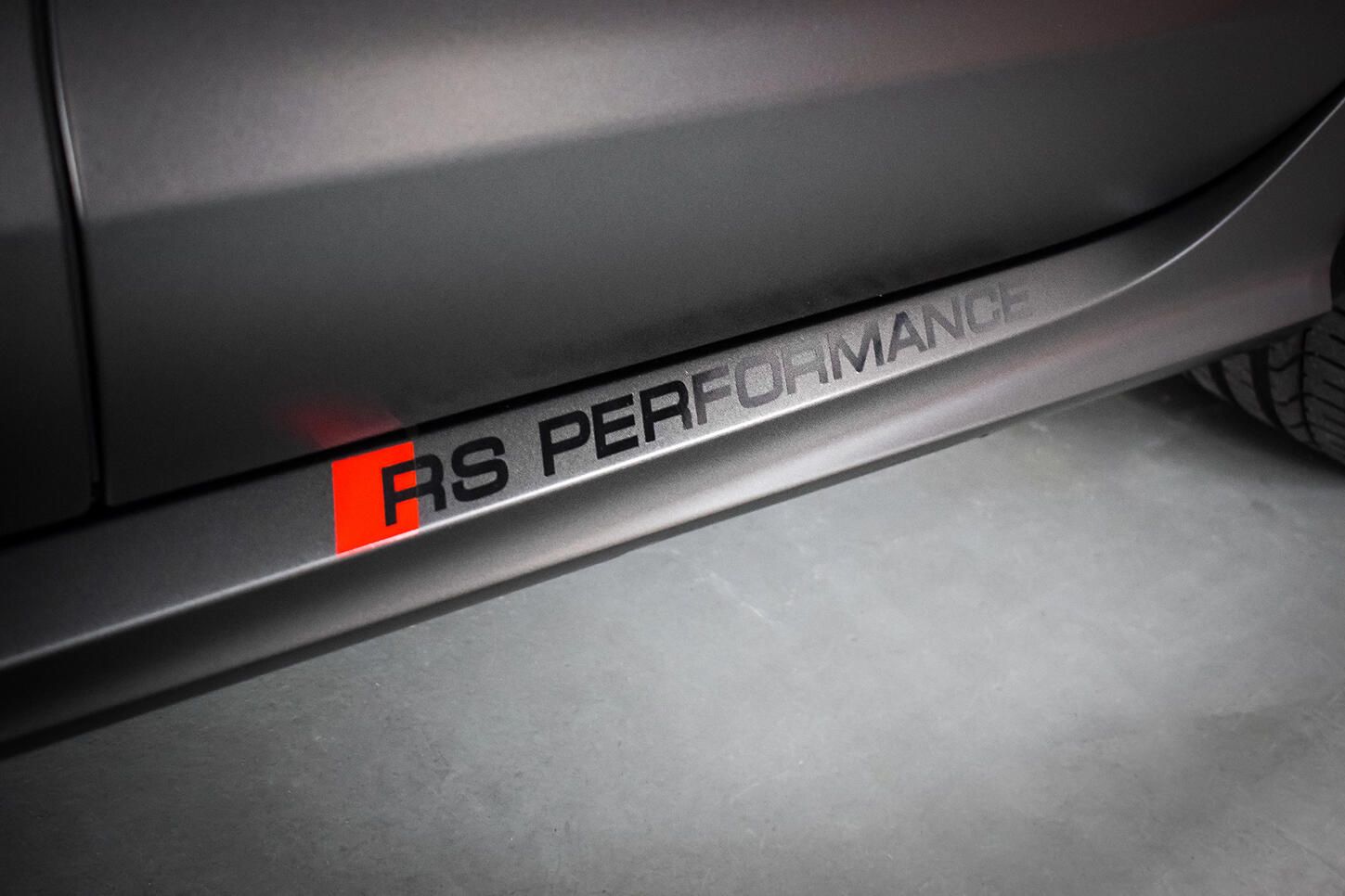 Grauer Audi - Detailaufnahme