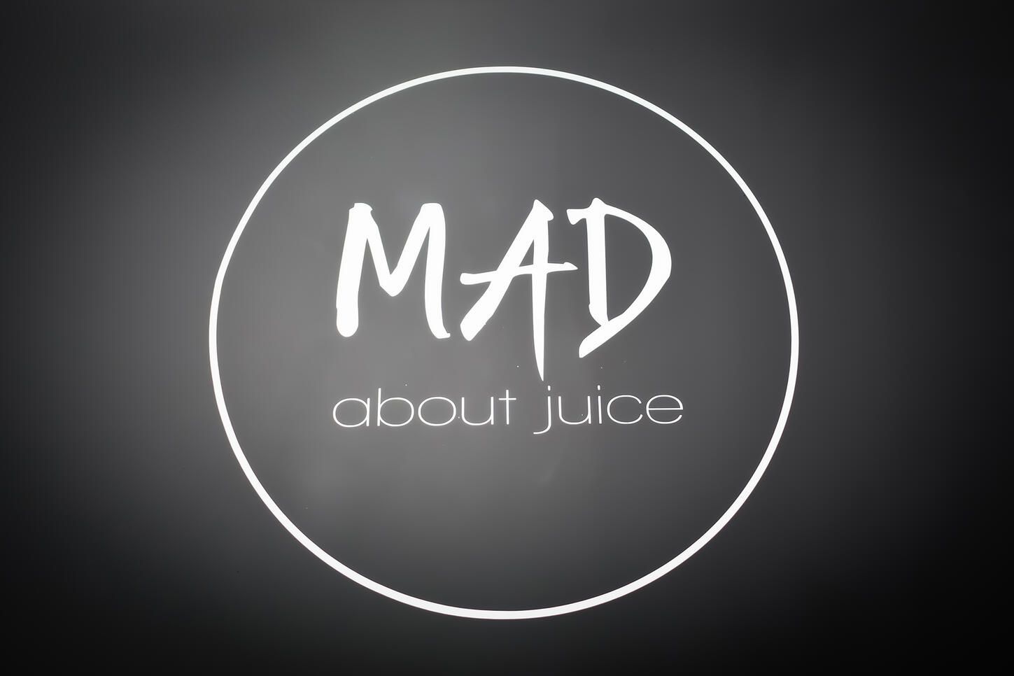 Renault Transporter MAD - Beschriftung